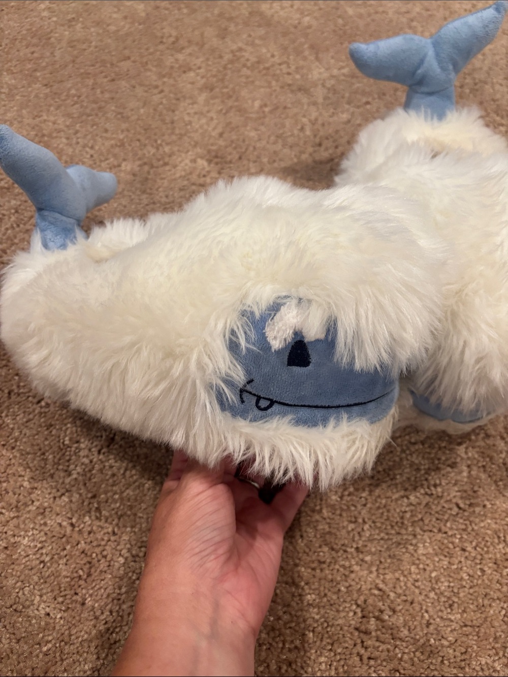 Vineyard Vines Kids Plush Yeti Slippers - White & Light Blue